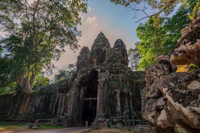 1-Day Amazing Angkor Wat Tour with Sunset & All Interesting Major Temples - Stop 1: Angkor Wat first, with time to actually look