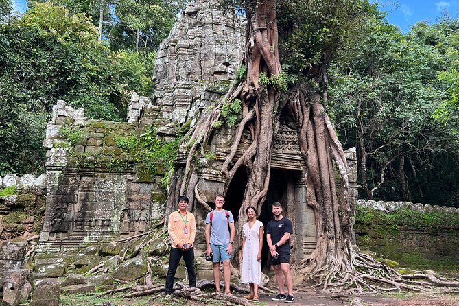 2-Day Angkor Wat Tour with Banteay Srei and Floating Village - Day 1: Angkor Thom Landmarks and the Sunset Option at Phnom Bakheng