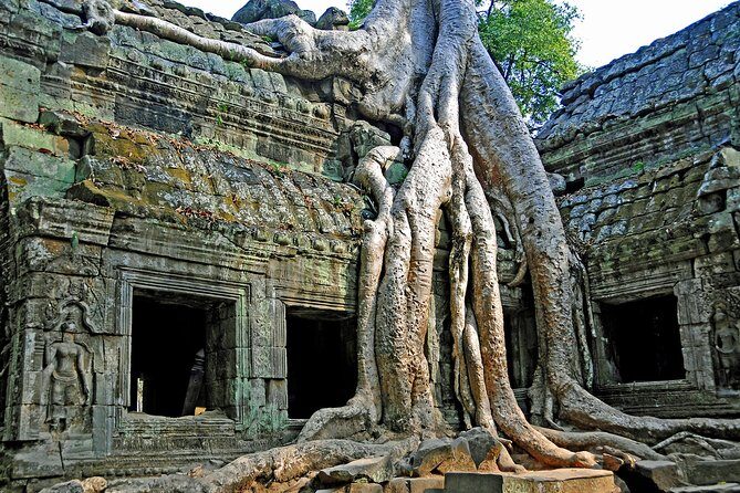 2-Day Angkor Wat With Small, Big Circuit and Banteay Srei Tour - Your Day 1 route: Small Circuit plus Angkor Thom highlights at a steady pace