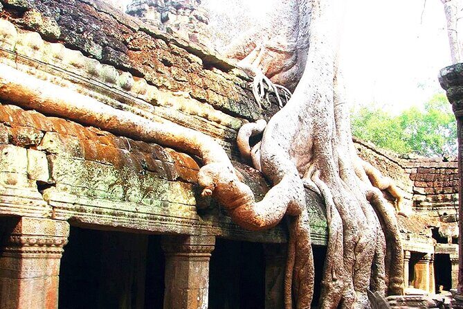 2-Day Private Tour in Angkor Wat Grand Circuit - Day 1 at 8:00 am: Angkor Wat plus the Angkor Thom spine