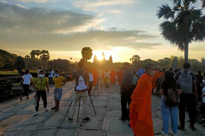 2-Day tour with sunrise - Optional add-ons: waterfalls and floating village possibilities