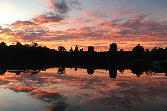 2 Days Discover Angkor Wat Complex and Cambodia's Villages Tours - Private group comfort: your guide is the secret sauce