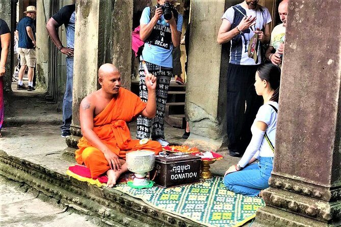 2 Days Exclusive Temple Highlights with Sunset and Sunrise Tour - Getting around: air-conditioned comfort, water, and cool towels