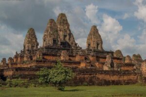 3-Day Angkor Wat & All Interesting Major Temples & Kulen Mount Waterfall - Day 1: Angkor Wat and the Angkor Thom powerhouse loop