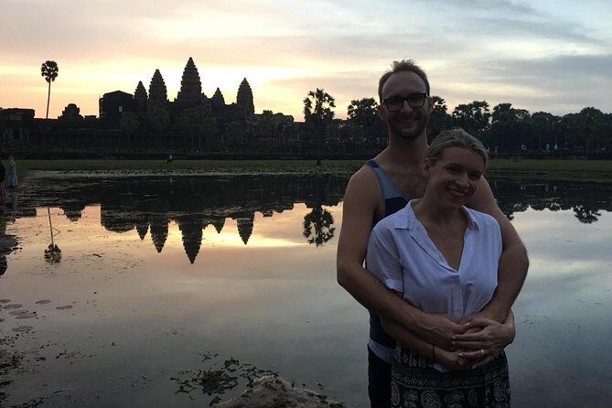 A Day Angkor Wat Sunrise Tour, Ta Prohm & Hidden Gems Beng Mealea - Bayon Temple: the “smiling faces” moment with context