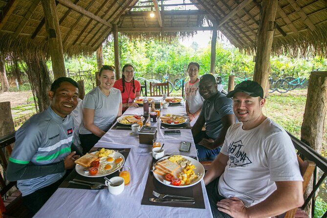 Angkor Sunrise Bike Tour / E-Bike or Tuk Tuk - Bayon by bike: village backroads and quieter angles