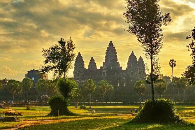 Angkor Sunrise Expedition Cycling Through Serene Backroads - How the cycling stays easy (and not exhausting)