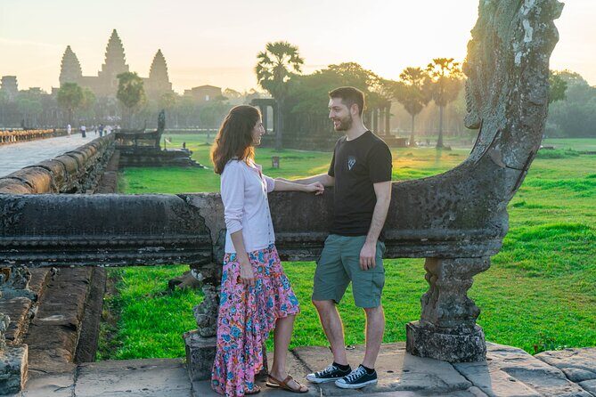 Angkor Sunrise Vespa Tour / Tuk Tuk or Car - Srah Srang breakfast stop: a calm pause before the big temples