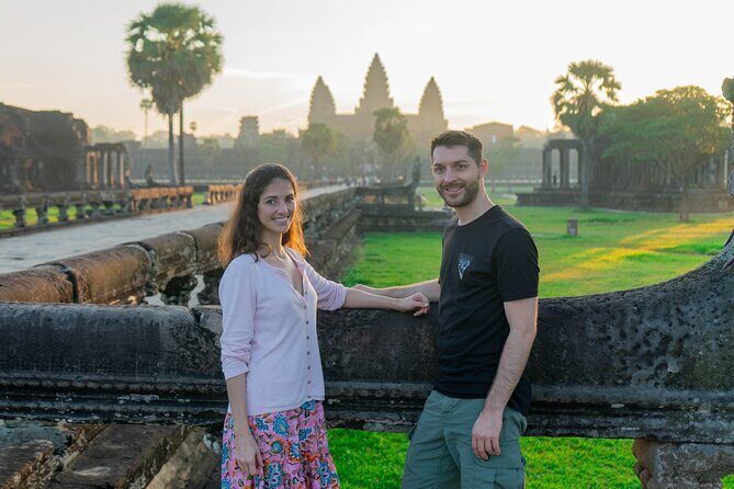 Angkor Sunrise Vespa Tour / Tuk Tuk or Car - How the small-group Vespa day actually feels in motion