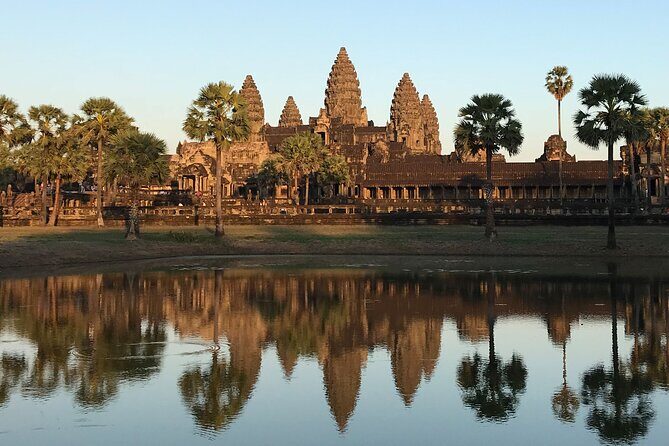 Angkor Temples Highlights: 2-Day Private Tour with Sunrise - Sunrise at Angkor Wat starts the day right