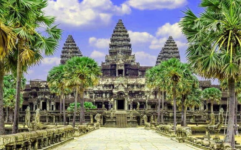 Angkor Wat: Full-Day Guided Sunset Tour - Angkor Wat: the Vishnu temple that sets the tone