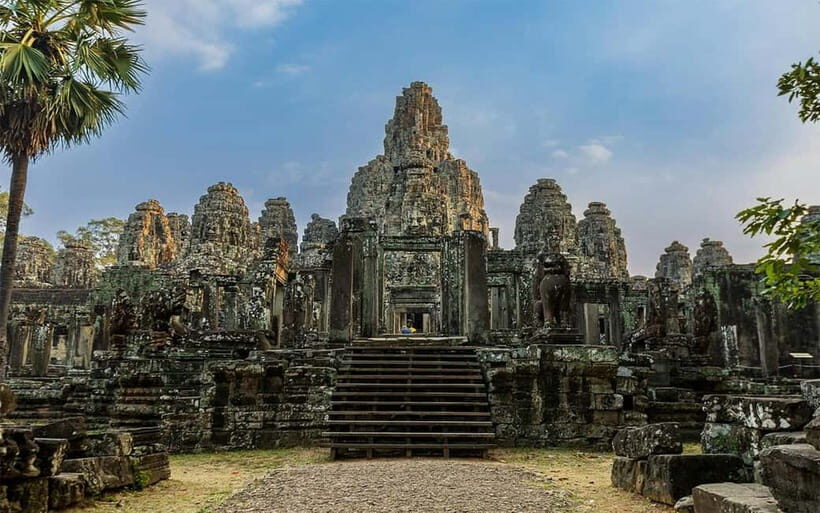 Angkor Wat: Full-Day Guided Sunset Tour - Phnom Bakheng for sunset: the hardest steps and the best payoff