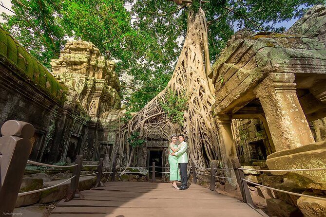 Angkor Wat Full-Day Sunrise & Sunset Private Tour All Interesting Major Temples - Phnom Bakheng sunset: the hardest part is the timing