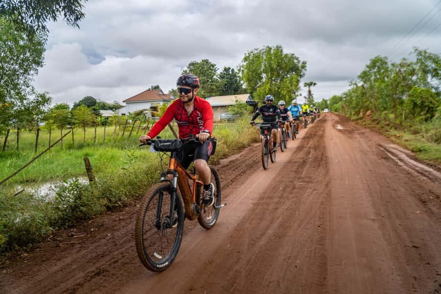 Angkor Wat: Guided Sunrise Bike Tour w/ Breakfast and Lunch - Key things I’d mark as worth your attention
