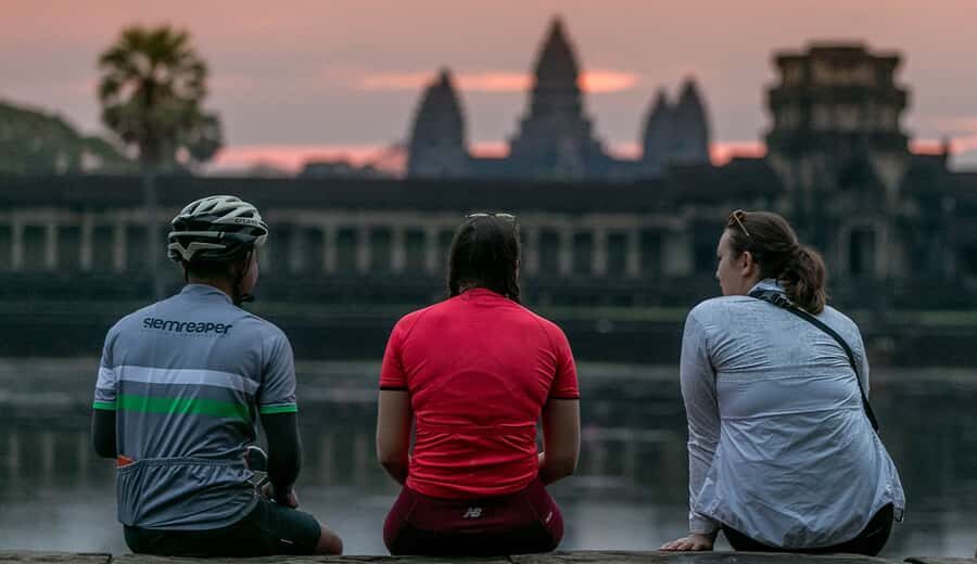 Angkor Wat: Guided Sunrise Bike Tour w/ Breakfast and Lunch - Why an Angkor Wat sunrise bike tour works so well