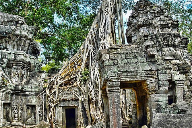 Angkor Wat Private Tour in a Tuk Tuk - Bayon Temple (40 minutes): faces, symbolism, and story