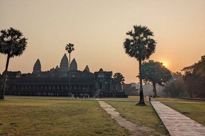 Angkor Wat Private Tuk-Tuk Tour (sunrise Option) & more - Stop 5: Banteay Kdei for calmer carvings at the end