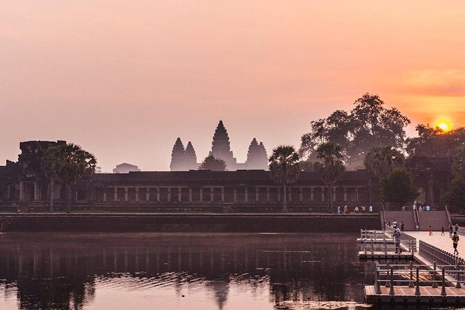Angkor Wat Small-Group Sunrise Tour from Siem Reap - Bayon Temple and the 200 smiling faces
