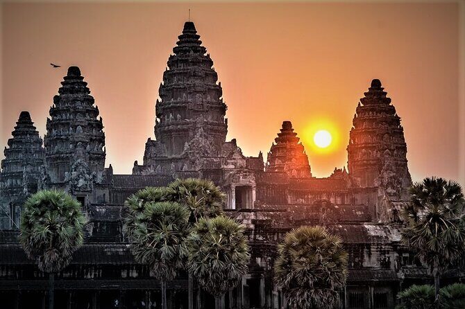 Angkor Wat Sunrise & All Highlight Angkor Temple Private Day Tour - Angkor Thom’s South Gate and Bayon: faces, scale, and stop-by-stop timing