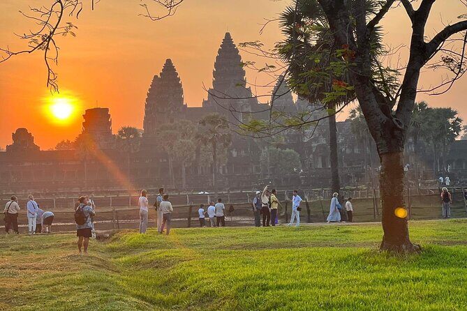 Angkor Wat Sunrise: Exclusive Private Tour! - Stop 1: Angkor Wat Sunrise and Why the Complex Feels Like a World
