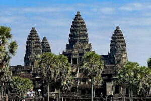 Angkor Wat Sunrise Small-Group 1-Day Tour from Siem Reap - Small-group pace (max 6) and the feel of a more personal day