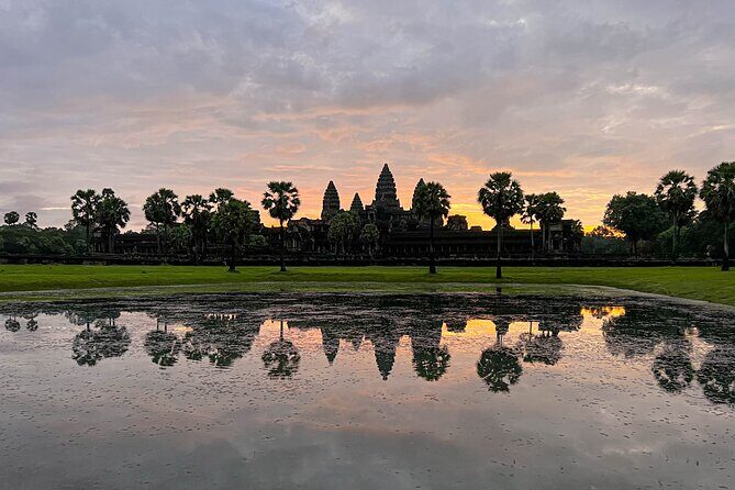Angkor Wat Sunrise Small Group Tour With Breakfast - Sunrise at Angkor Wat: the payoff for the early morning