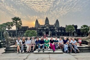 Angkor Wat Sunrise Small Group Tour With Breakfast - Srah Srang and breakfast: a calmer start before the temples