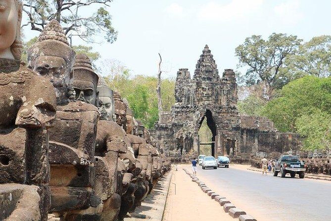 Angkor Wat Sunrise Tour - Bayon’s faces and the Terrace of the Elephants