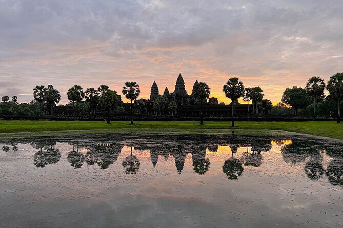 Angkor Wat Sunrise Tour By E-Bike Experience With Breakfast Included - The 4:40 am start: what to expect before sunrise