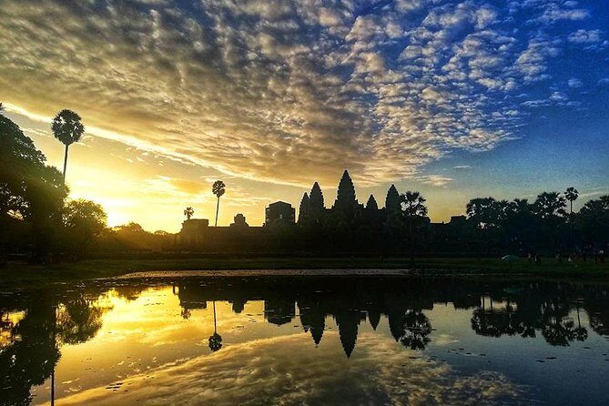 Angkor Wat Sunrise tour with Small - Group and Guide tours - Angkor Thom and Bayon: south gate drama and the face-tower moment