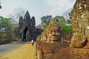 Angkor Wat Sunset Tour - Angkor Wat in the morning: carvings, layout, and how your guide makes it readable