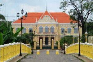 Battambang Day Trip from Siem Reap-Bamboo Train, Bats Cave - Comfort, Timing, and Getting There (AC ride plus a sunset finale)