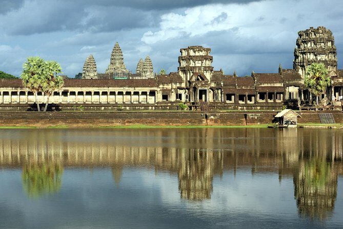 Best of Siem Reap 3-Day Private Tour to Angkor Wat & Tonle Sap - Day 1: Angkor Wat sunrise and Angkor Thom without the usual chaos