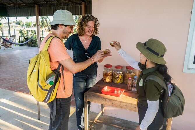 Countryside Sunset Jeep Tour with Drinks included - Stop 3: Wat Po Banteaychey and Khmer Fortune-Telling