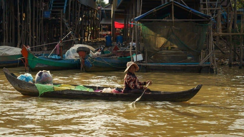 From Siem Reap: Kampong Phluk Floating Village Tour by Boat - Kampong Phluk on Tonle Sap: what makes it more than a stop
