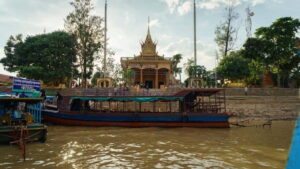 From Siem Reap: Kampong Phluk Floating Village Tour by Boat - Getting from Siem Reap to the lake pier (and why it matters)