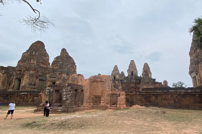 Full Day Angkor Wat Sunrise and Banteay Srei Tour - Preah Dak village life: handicrafts and real routines