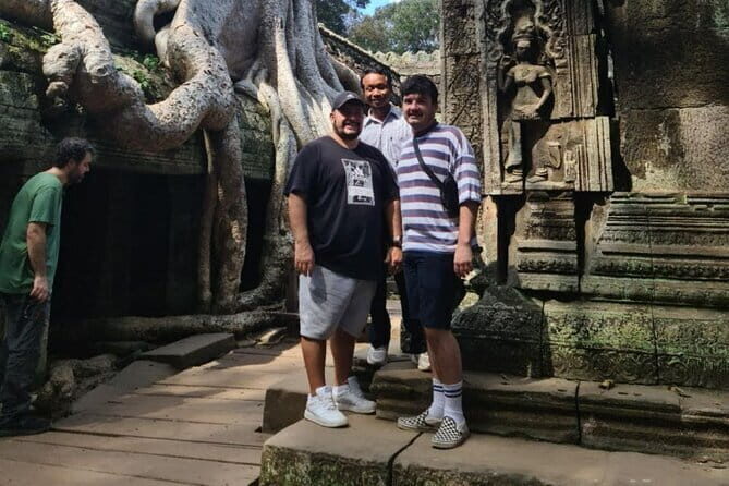 Full Day Angkor Wat Sunrise and Banteay Srei Tour - Banteay Srei Pink Temple: the sculpted details take center stage