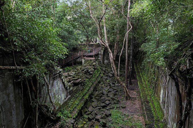 Full Day Banteay Srei Beng Mealea and Koh Ker Small Group Tour - Getting picked up early and staying cool (even when it’s hot)