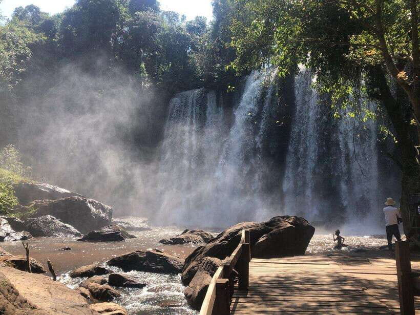 Full-Day Tour to Banteay Srey, Beng Melea & Kulen Mountain - Banteay Srei: Khmer carving artistry in pink sandstone