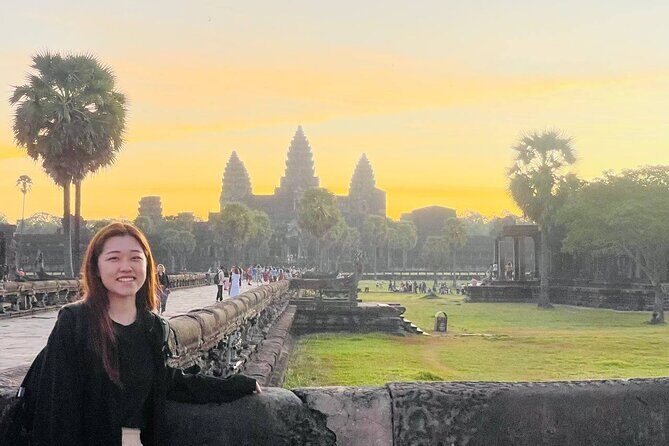 Golden Hours: Angkor wat sunrise photography tour with a pro! - What’s included (and what you’ll pay for at the gates)