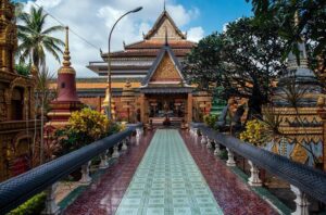 Highlights & Hidden Gems With Locals: Best of Siem Reap Private Tour - Old Market Start: Bodia Spa Pub Street and the City’s “Everyday” Side
