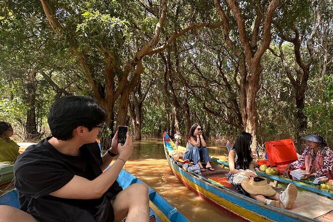 Kompong Phluk Floating village & Mangrove forest cruise - The quick stop at Psar Chaa (Old Market) on the way back