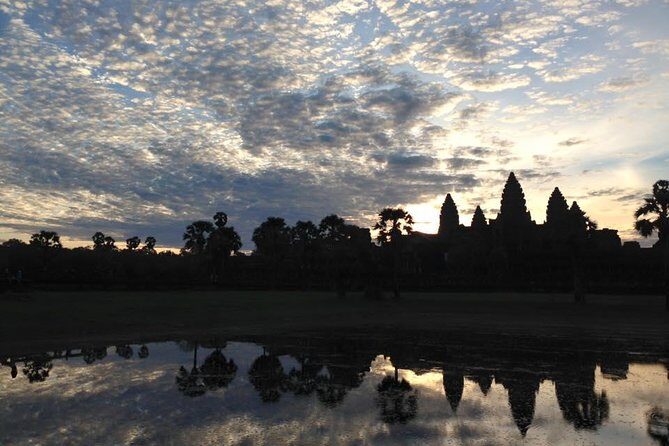 One day normal Angkor tour - Ta Prohm and Bayon: when the story goes beyond architecture