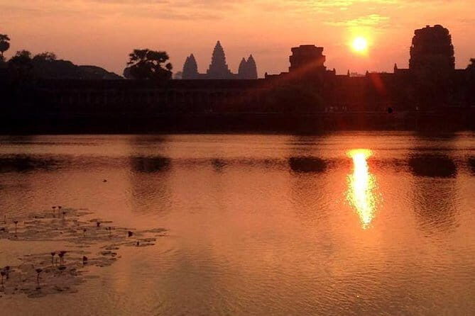 One Day Sunrise Private Tour at Angkorwat with Major Temples - Quick hits that matter