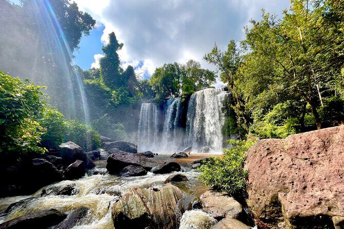 Phnom Kulen Waterfall and Banteay Srei Temple Tour from Siem Reap - Getting There: 7:40 AM Pickup and a Comfortable Ride