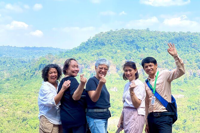 Phnom Kulen Waterfall and Banteay Srei Temple Tour from Siem Reap - Banteay Srei: Pink Sandstone, Intricate Carvings, and a Real Lunch Break
