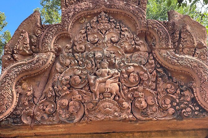 Phnom Kulen Waterfall and Banteay Srei Temple Tour from Siem Reap - How the Small Group Format Works with Guides Like Tann, Sam, and Sopheaprath