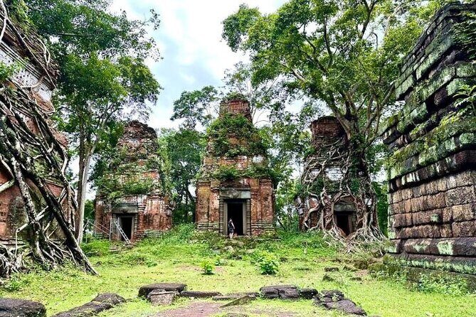 Preah Vihear temple - Koh Ker & Other temple with Small Group - The guide factor: what you should expect from your host