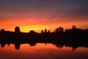 Private Angkor Wat Day Tour - Best of Angkor - Angkor Thom (Bayon + Elephant Terrace) in a Focused 2 Hours